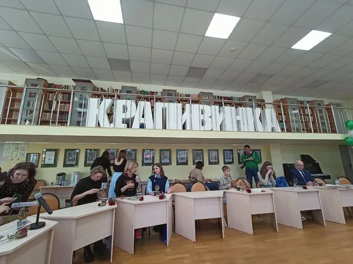 zluT4AqldHU